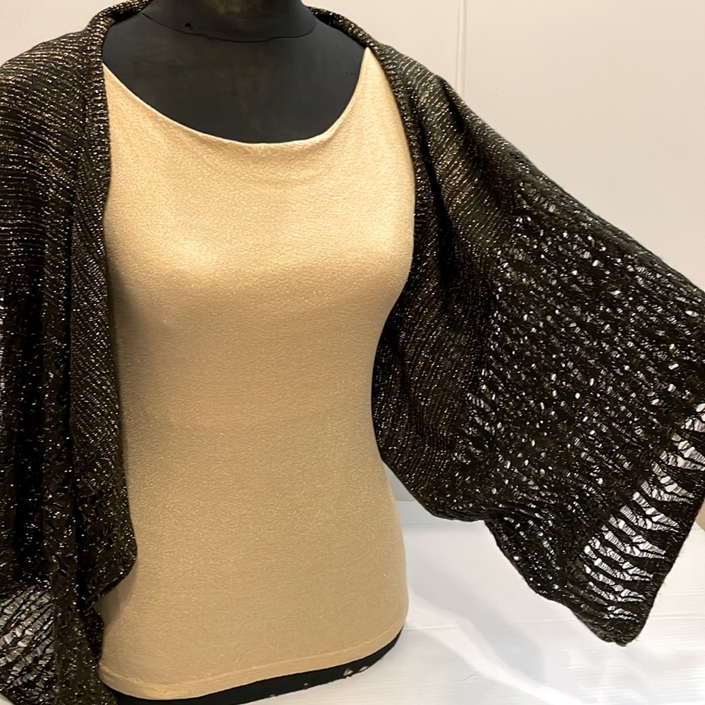 NWT Womens Black w/Metallic Threading Crop Evening Shrug open front Sweater S/M
